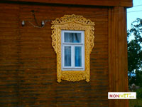Dekorační obložky oken srubu Monivet