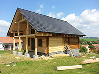 Norwegischen Blockhaus im Dorf Zakřany