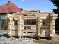 Садовая беседка перед установкой